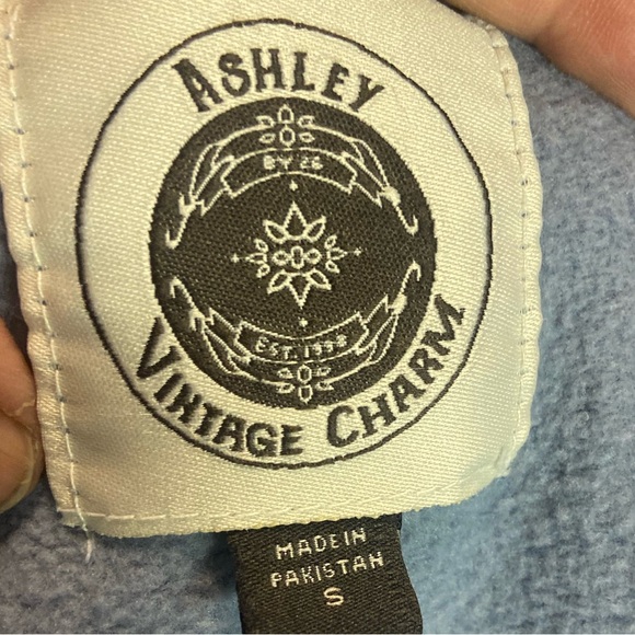 Ashley vintage charm powder blue cropped hoodie sweatshirt ladies small - Picture 3 of 5